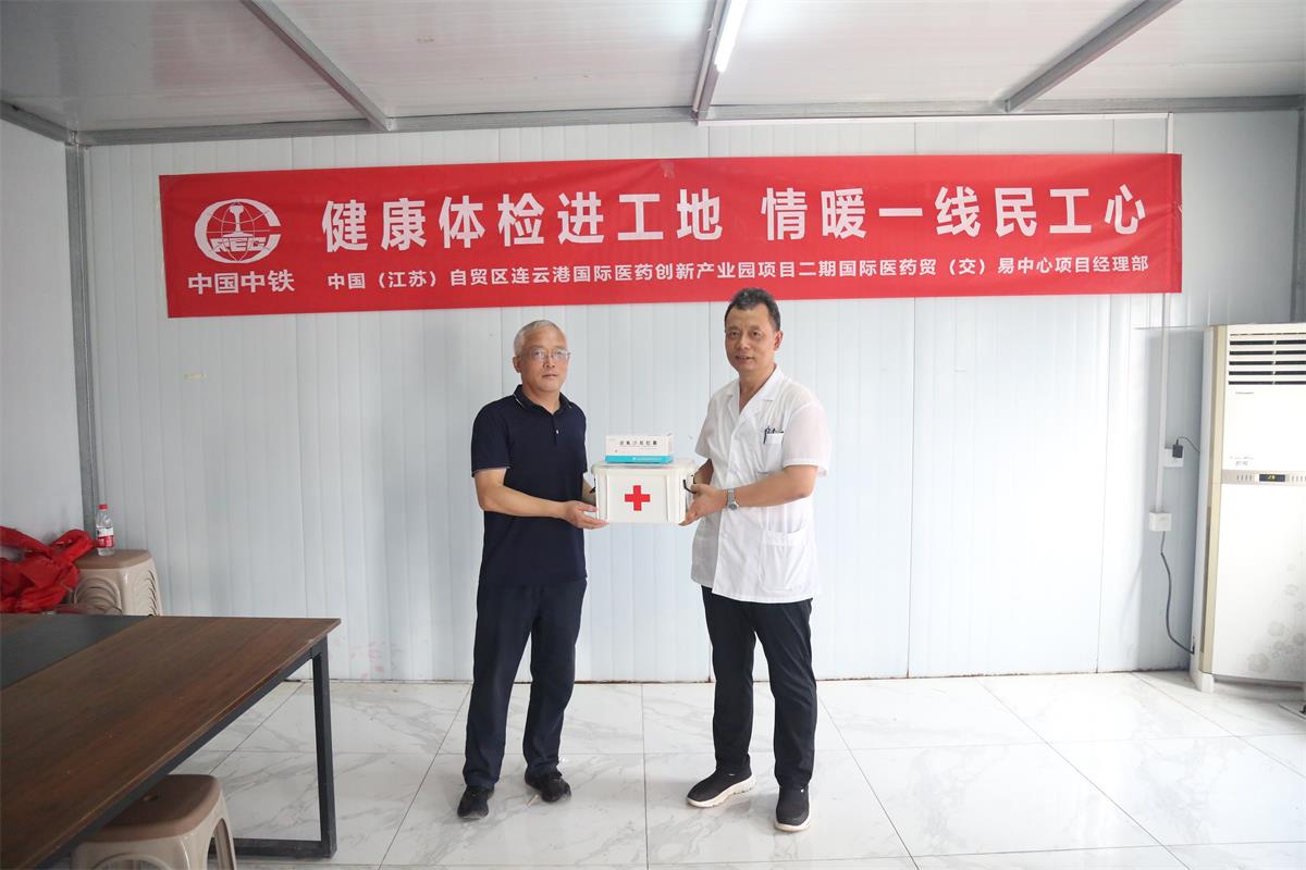 1690338996749031222.jpg 0O6A2016.jpg