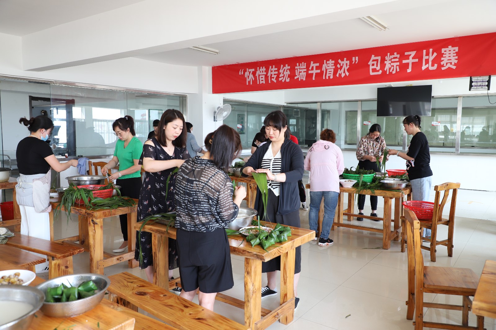 灌西公司 懷惜傳統(tǒng) 端午情濃 包粽子比賽.JPG 灌西公司 懷惜傳統(tǒng) 端午情濃 包粽子比賽.JPG